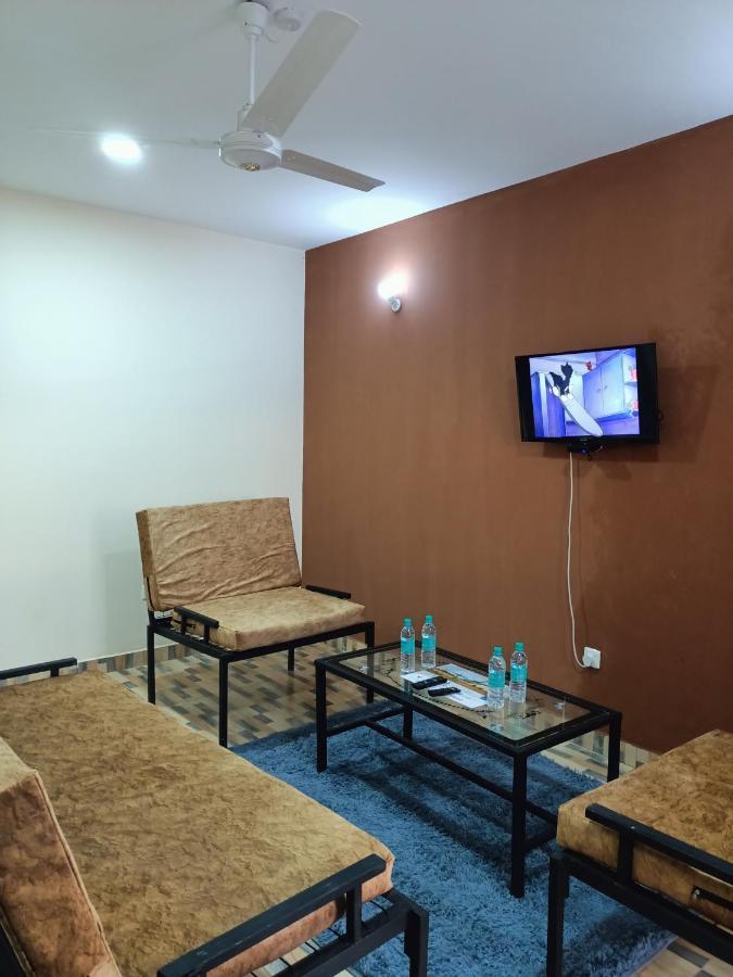 1 Bedroom Fully Furnished Luxurious Apartment Voi Town Exteriér fotografie